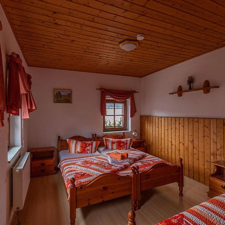 Pension Und Gaststaette Zur Knappenschaenke Thermalbad Wiesenbad Eksteriør billede