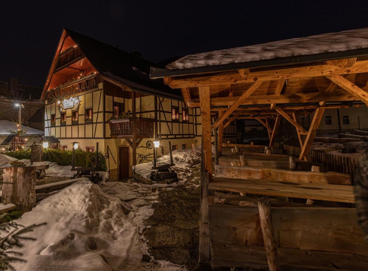 Pension Und Gaststaette Zur Knappenschaenke Thermalbad Wiesenbad Eksteriør billede